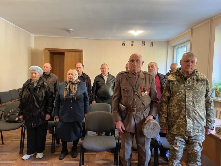 У Косові в приміщенні РДА відзначили 80-ту річницю створення УПА (ФОТО) 1 У Косові в приміщенні РДА відзначили 80-ту річницю створення УПА (ФОТО)