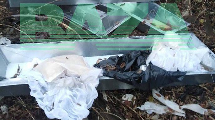 У російському Бєлгороді на смітник викинули цинкові труни: у таких привозять мертвих окупантів