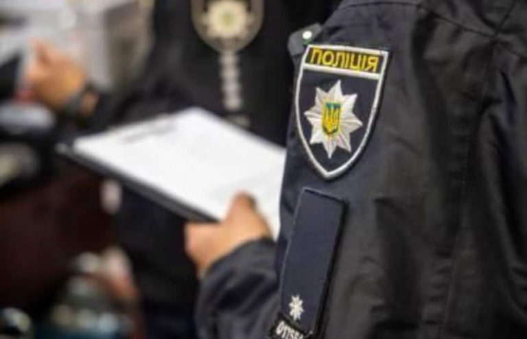 Пошкодили огорожу навколо меморіальної дошки та зірвали Зірку Давида: у Франківську шукають зловмисників 11 FB IMG 1664895472146