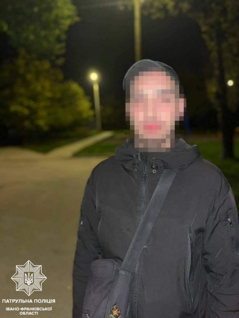 У Франківську на дитячому майданчику виявили чоловіка, який перебував у розшуку 2 FB IMG 1666103313414