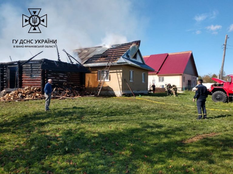 На Косівщині рятувальники загасили пожежу будинку та літньої кухні (ФОТО) 11 IMG 20221008 164804 314