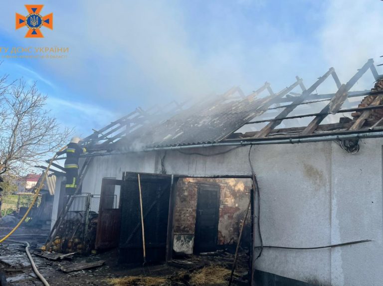 На Франківщині спалахнули дві господарські будівлі (ФОТО) 1 IMG 20221017 164919 674