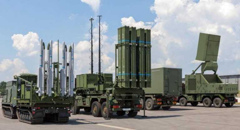 Збивають 9 із 10 ракет: Денис Шмигаль оцінив роботу німецьких систем ППО 1 Збивають 9 із 10 ракет: Денис Шмигаль оцінив роботу німецьких систем ППО