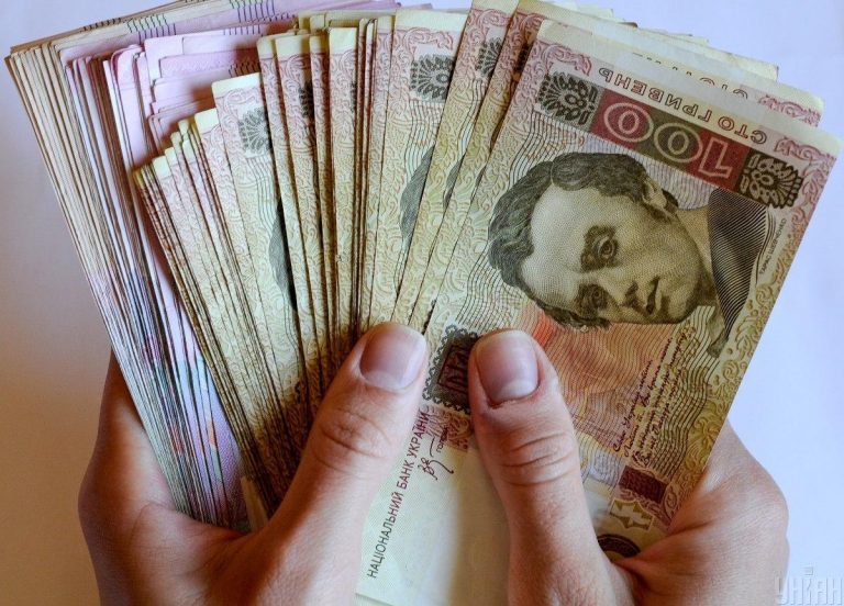 Скільки готівки було в обігу українців до та після початку повномасштабної війни