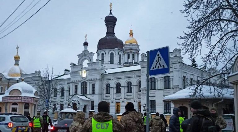 СБУ прийшла "в гості" до Києво-Печерської Лаври 10 2234