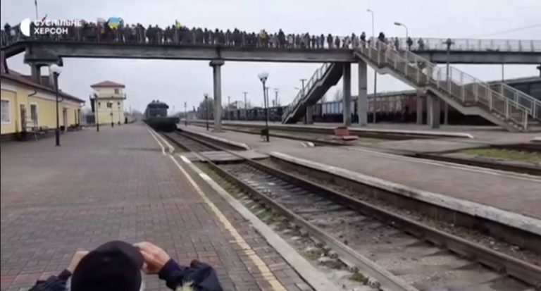 Квиток до перемоги: у Херсон прибув перший від початку війни потяг (ФОТО, ВІДЕО) 7 234 3
