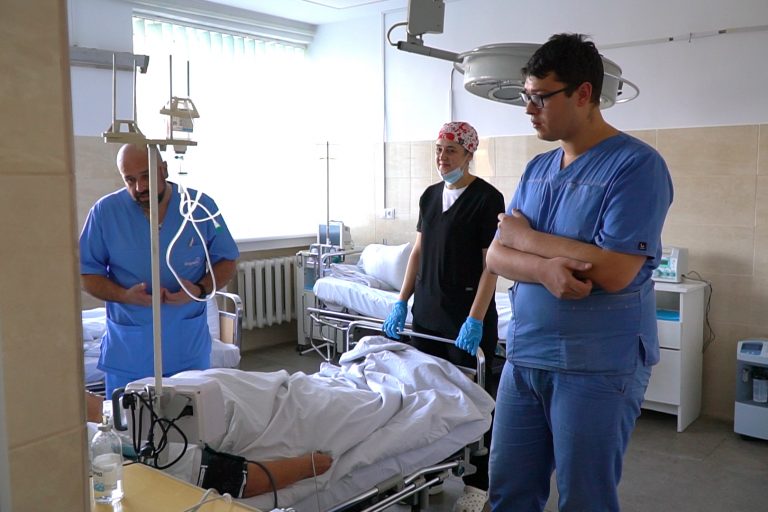 У Лисецькій лікарні запрацювало оновлене цілодобове приймальне відділення та реанімація 4 312658608 182716240944457 6861363225577615161 n