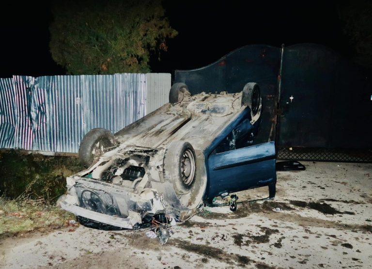 Водій не впорався з керуванням: на Рожнятівщині вночі сталася ДТП (ФОТО) 10 Водій не впорався з керуванням: на Рожнятівщині вночі сталася ДТП (ФОТО)