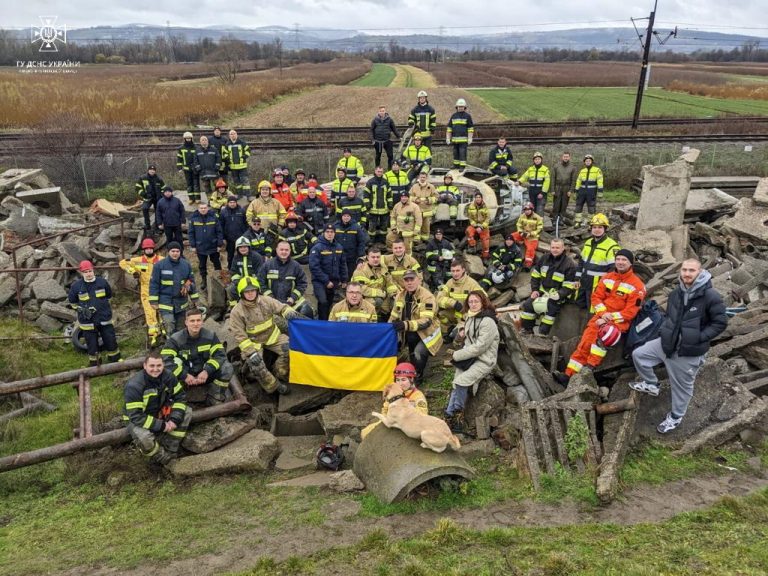 Прикарпатські рятувальники навчалися, як працювати при обвалі будівлі у польських колег (ФОТО)