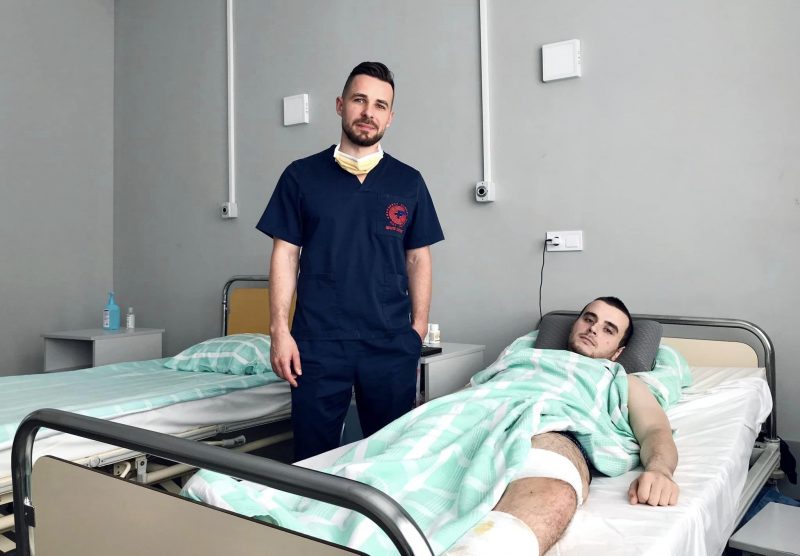 Щоб міг ходити: у Львові пересадили нерв пораненому 25-річному військовому (ФОТО)