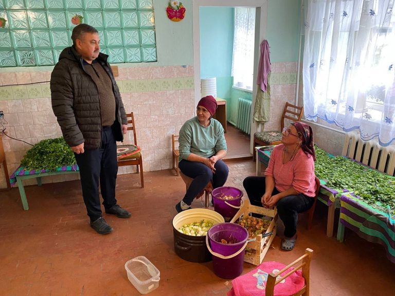 На Городенківщині готують "Луківський борщ для ЗСУ": мер подивився як (ФОТО) 8 На Городенківщині готують "Луківський борщ для ЗСУ": мер подивився як (ФОТО)