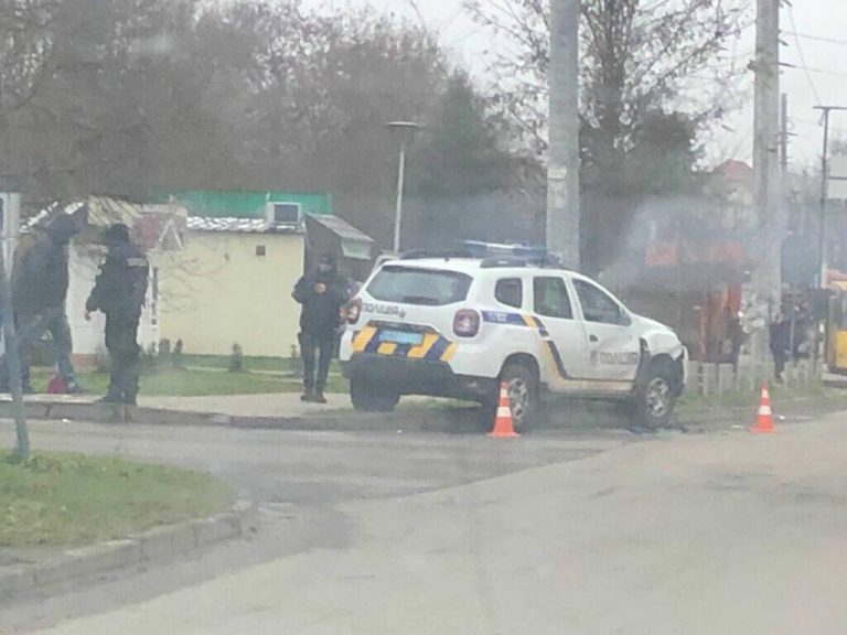 У Франківську трапилася ДТП за участі поліцейської автівки (ФОТО) 12 316759774 869145804130939 3316221483803489031 n 1024x768 1 1024x768 1
