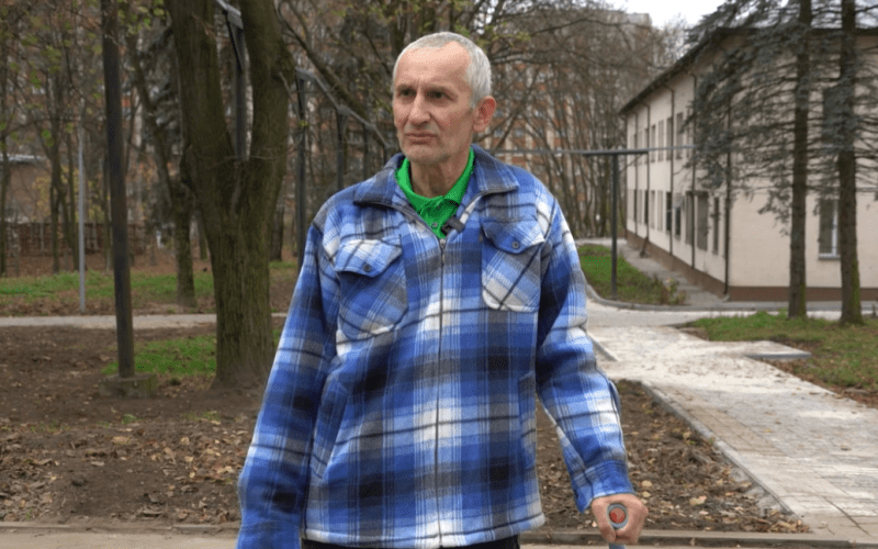 Причину ніхто не міг зрозуміти: у Львові врятували чоловіка, який втрачав кров