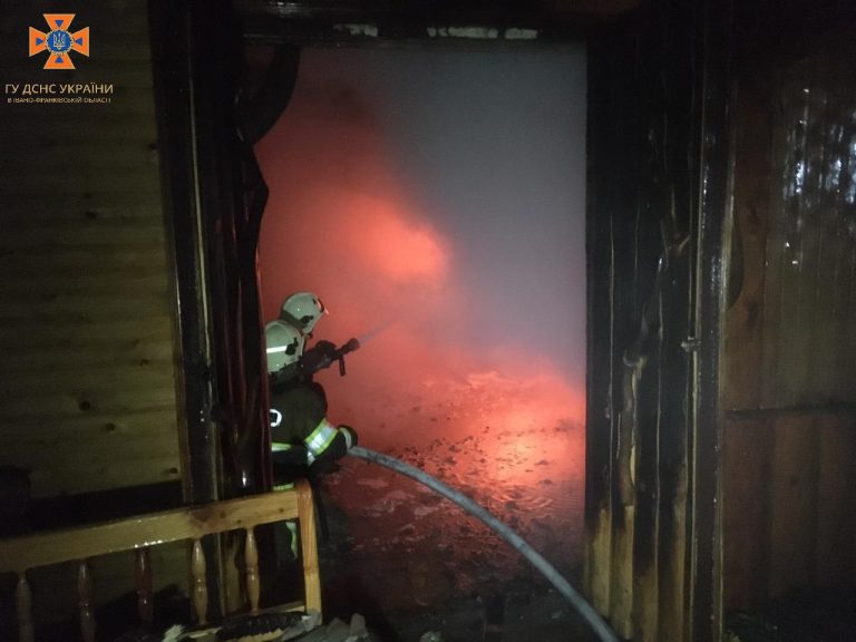 Цієї ночі на Прикарпатті горіло кафе: які наслідки (ФОТО) 6 photo 2022 11 19 10 31 03 3