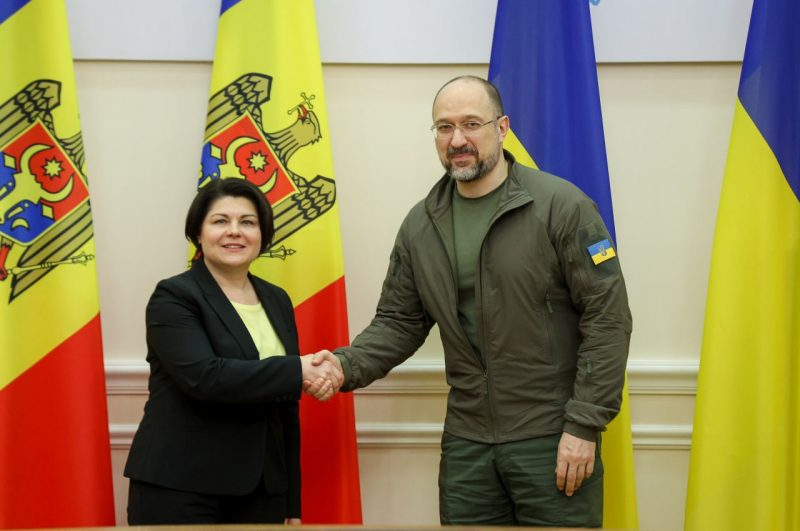 Молдова, як і Україна, знає, що таке «дружні обійми руского міра» - Денис Шмигаль зустрівся з колегою