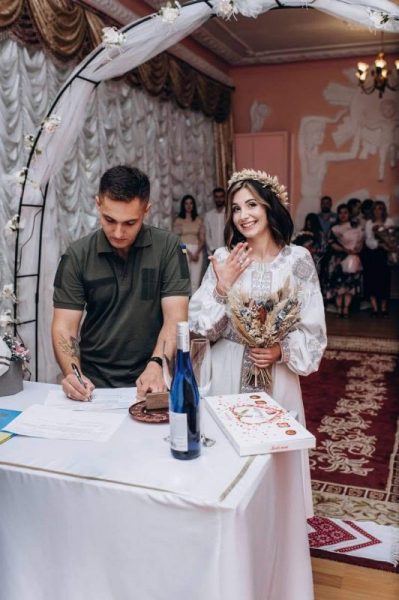 Весільна осінь на заході України: найбільше пар одружилися на Прикарпатті (ФОТО)