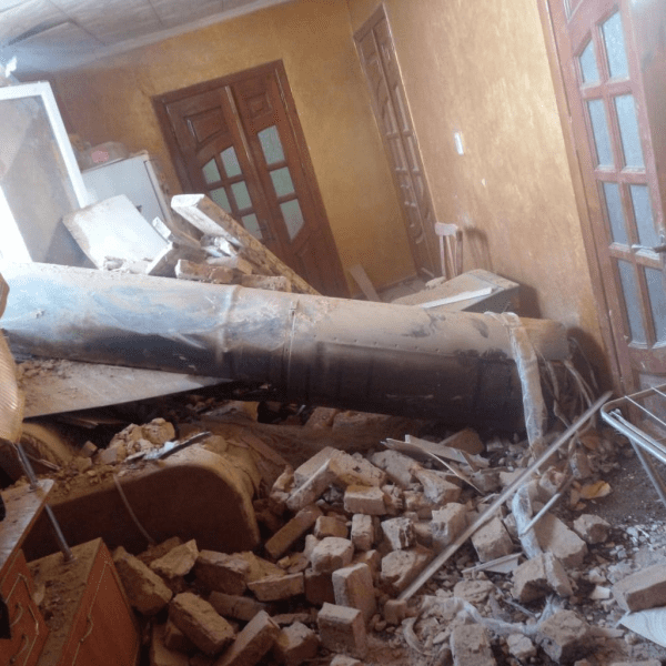 Чудом не вибухнула: на Прикарпатті російська ракета влучила у житловий будинок (ФОТО)