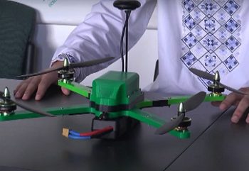 З екологічного пластику: на Франківщині школярі створили дрон-міношукач (ВІДЕО)