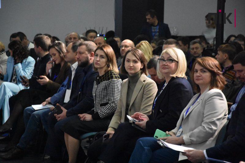 "Розвиток бізнес сектору України": стартувала головна економічна подія року для Прикарпаття (ФОТО) 10 DSC 0101 scaled