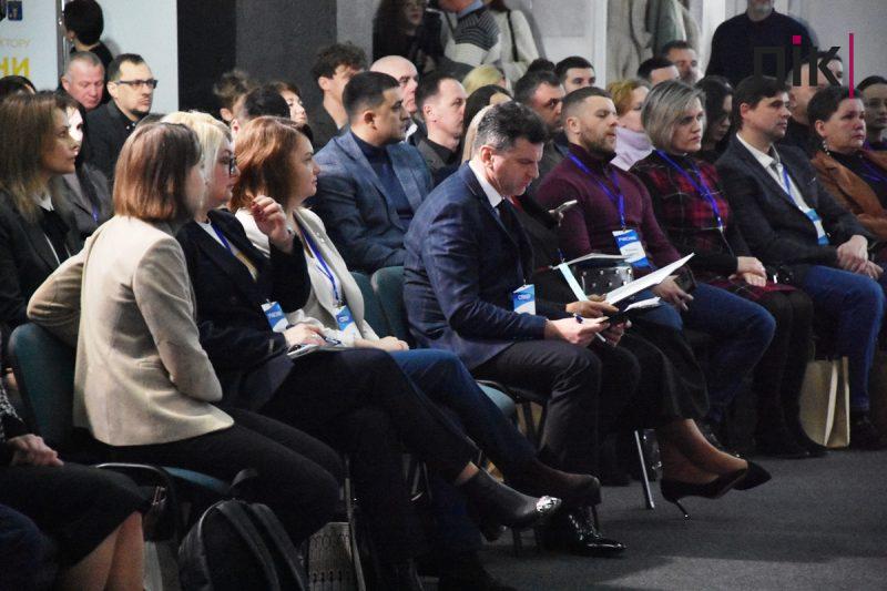 "Розвиток бізнес сектору України": стартувала головна економічна подія року для Прикарпаття (ФОТО) 16 DSC 0149 scaled