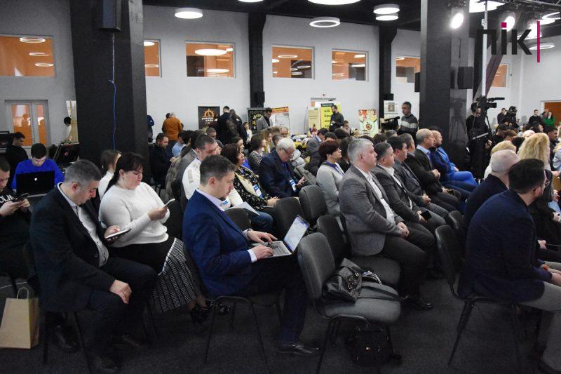 "Розвиток бізнес сектору України": стартувала головна економічна подія року для Прикарпаття (ФОТО) 19 DSC 0171 scaled