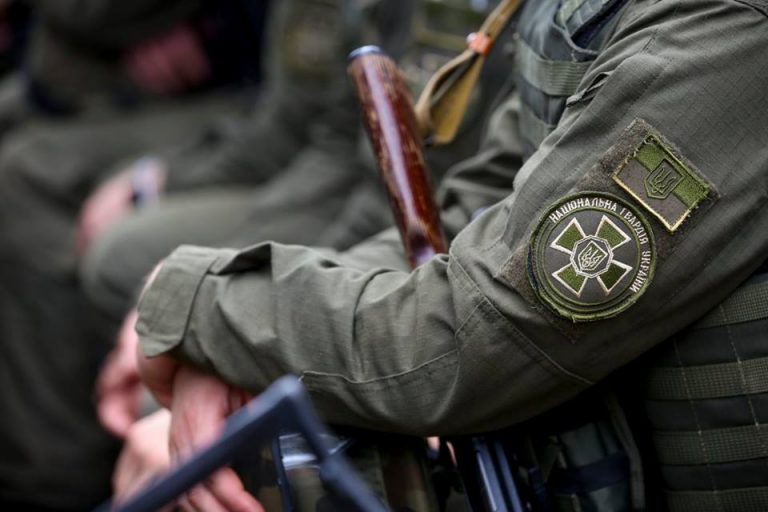 У Франківську збільшать виплати військовим до 50 тисяч гривень: деталі 4 Natsgvardiya NGU Natsionalna gvardiya Ukrayini shevron