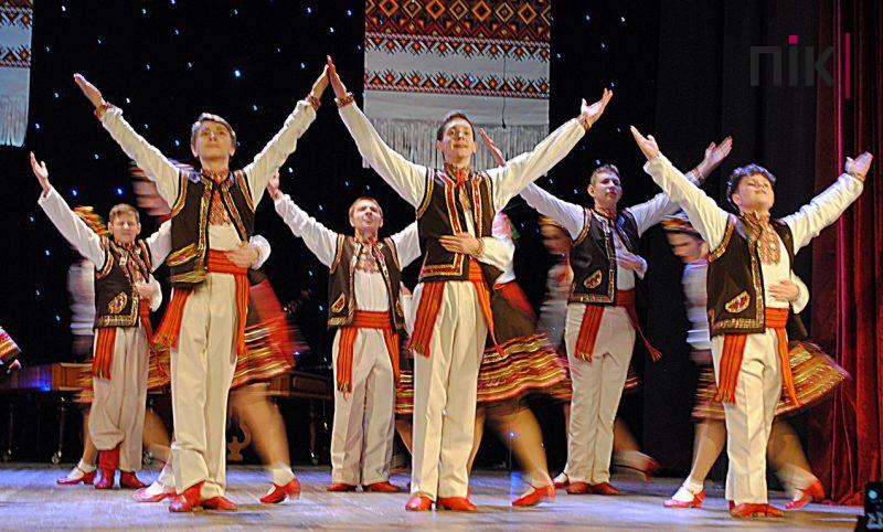 В Івано-Франківську відзначили 75-ліття видатного балетмейстера Івана Курилюка (ФОТО) 20 DSC 0130 scaled