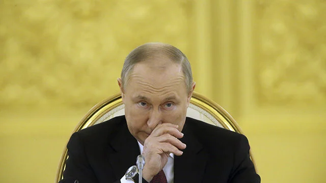 Подивіться на вуха: Буданов розповів, що видало двійника Путіна на параді у Москві