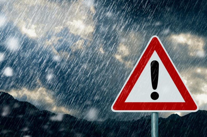 Пориви вітру та дощ: в Україні на 18 лютого оголосили штормове попередження