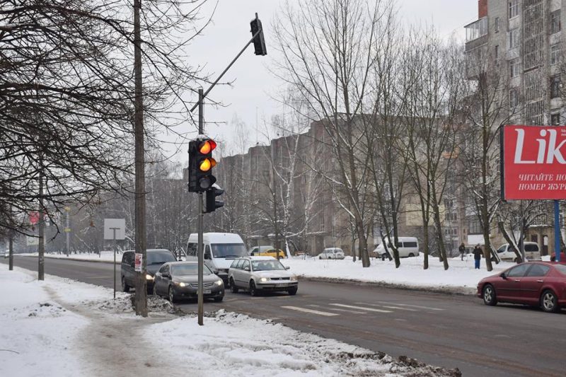 На 10-ти ключових перехрестях: у Франківську 15 світлофорів працюватимуть без вимкнень