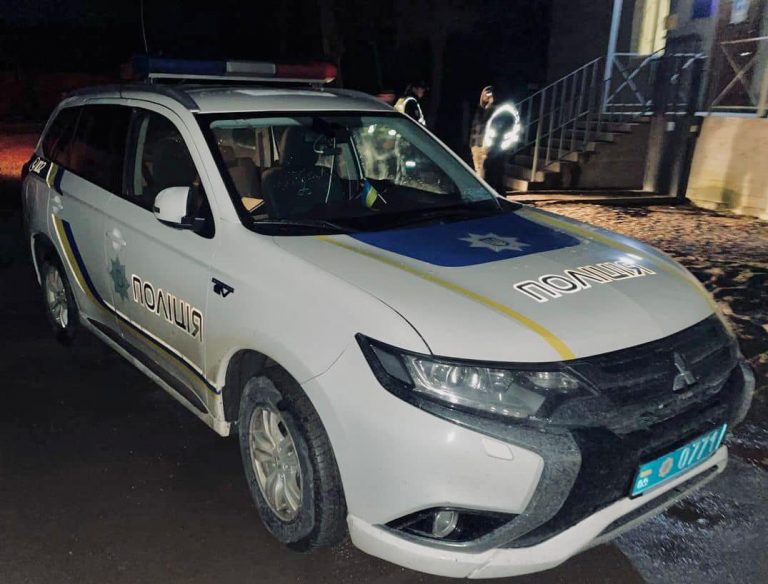 У Франківську зупинили водія, який був п'яний та мав при собі, ймовірно, наркотики 6 патрульні