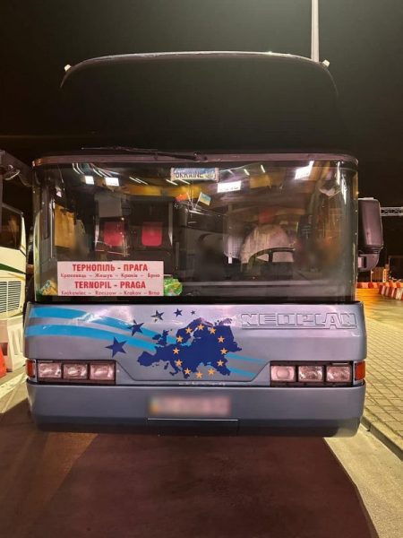 На кордоні з Польщею водії автобуса та ухилянт влаштували квест прикордонникам (ФОТО)