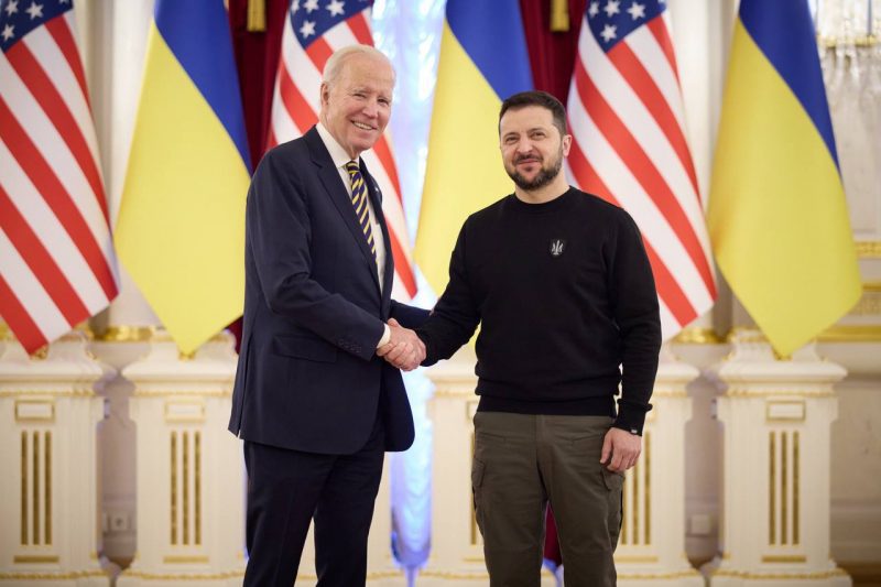 Президент Зеленський опублікував фото з Джо Байденом у Києві