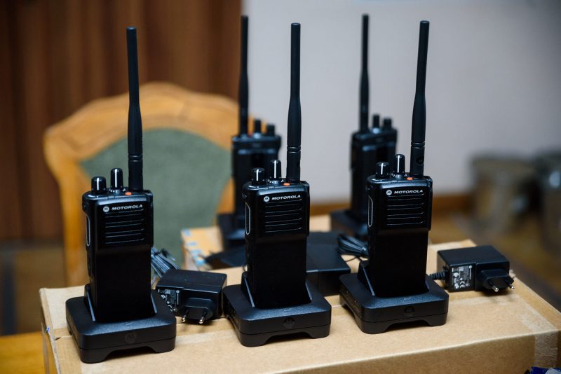 На Прикарпатті військовим передали 65 радіостанцій Motorola DP4401E (ФОТО)