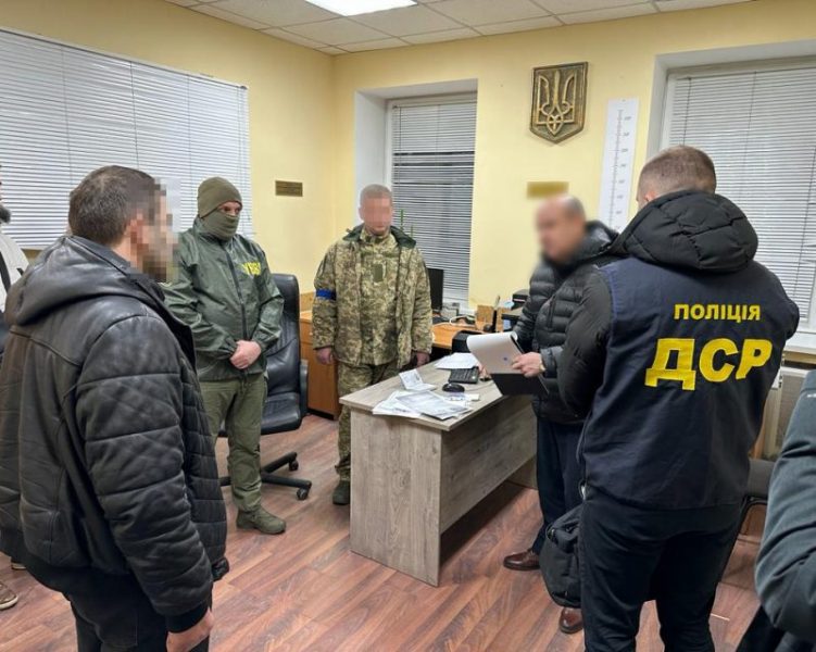 Українець пропонував волинським прикордонникам 1000 доларів: що вони зробили