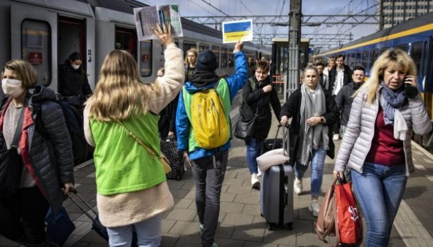 Немає куди розміщувати: одна з країн ЄС б'є на сполох через біженців з України