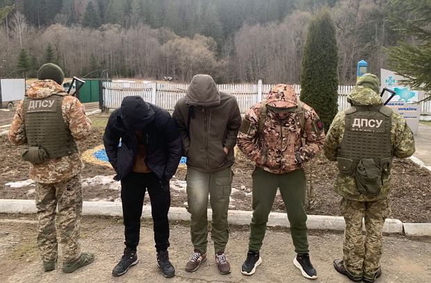На Буковині священник УПЦ МП допомагав ухилянтам втікати за кордон