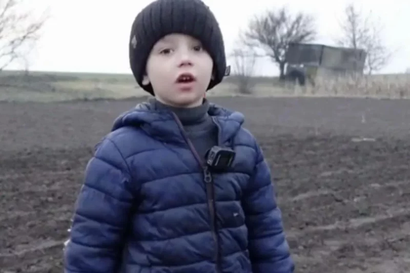 Замовляйте м'ясо і ковбаску: хлопчик з Черкащини "підірвав" мережу своїм відео