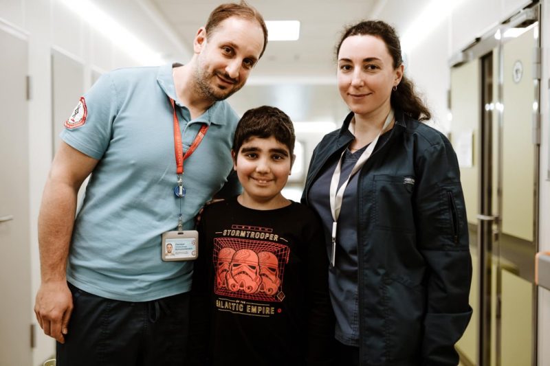 В Україні прооперували хлопчика, який 14 років лікувався від спадкового захворювання (ФОТО)