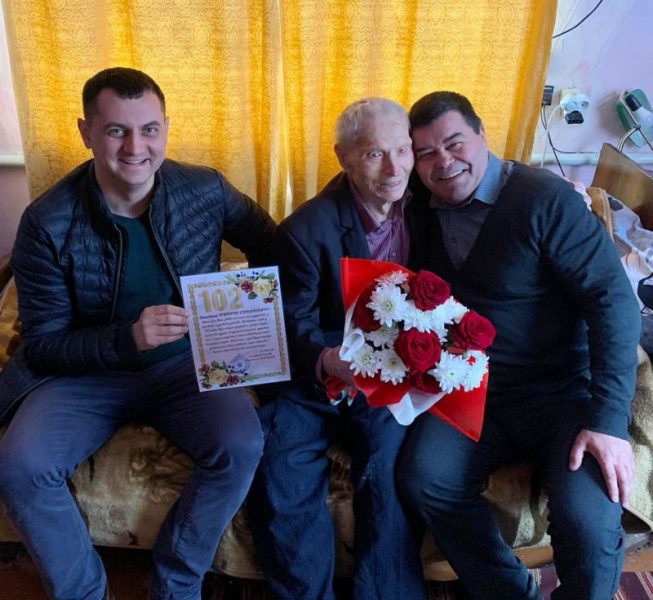 102 роки: у Лисці найстаршого жителя громади вітали з Днем народження (ФОТО)