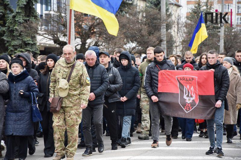 Прощання із Віталієм Меріновим: у Франківську траурна хода зібрала тисячі людей (ФОТО, ВІДЕО) 4 DSC 0006 scaled