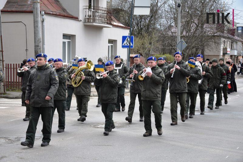 Прощання із Віталієм Меріновим: у Франківську траурна хода зібрала тисячі людей (ФОТО, ВІДЕО) 9 DSC 0022 scaled