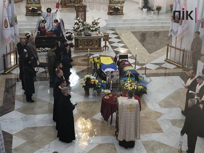 У Франківську проводять в останню дорогу Героя Олега "Берета" Койляка (ФОТО) 3 IMG 20230421 194006 408 scaled
