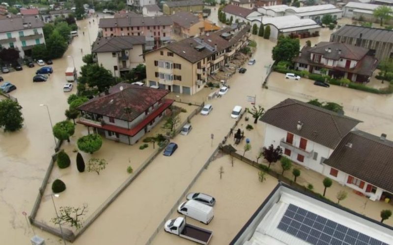Найгірше попереду: Італію після тижнів посухи охопила сильна повінь (ФОТО)