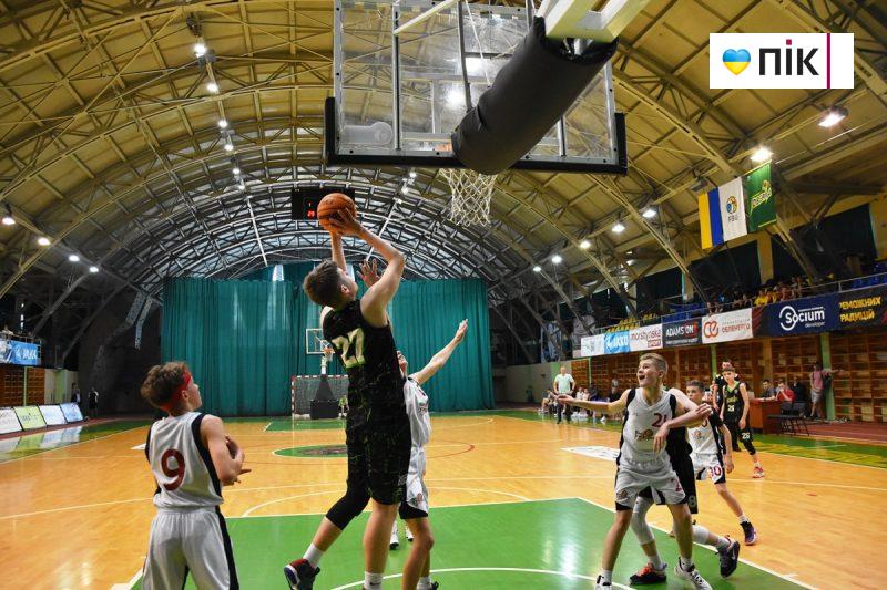 БАСКЕТБОЛ. В Івано-Франківську юнаки виборюють медалі ВЮБЛ України (ФОТО) 5 DSC 0292 scaled