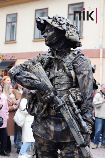 Люди Прикарпаття: як Івано-Франківськ відзначив 361-шу річницю (ФОТО) 40 IMG 0011 resize scaled