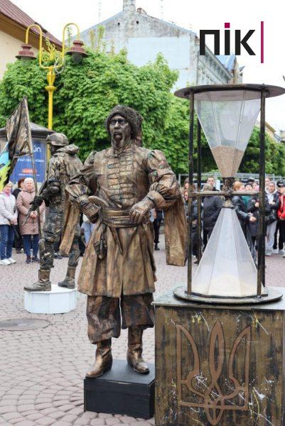 Люди Прикарпаття: як Івано-Франківськ відзначив 361-шу річницю (ФОТО) 37 IMG 0015 resize scaled