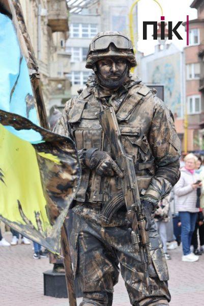 Люди Прикарпаття: як Івано-Франківськ відзначив 361-шу річницю (ФОТО) 41 IMG 0018 resize scaled