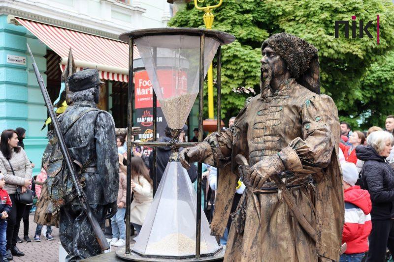 Люди Прикарпаття: як Івано-Франківськ відзначив 361-шу річницю (ФОТО) 32 IMG 0020 resize scaled