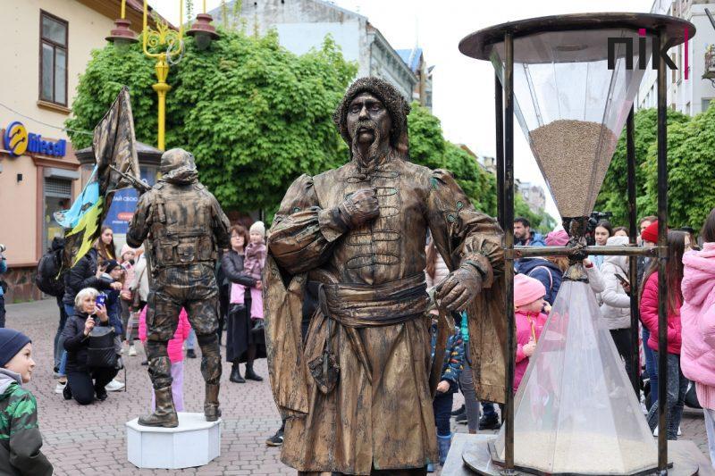 Люди Прикарпаття: як Івано-Франківськ відзначив 361-шу річницю (ФОТО) 33 IMG 0021 resize scaled